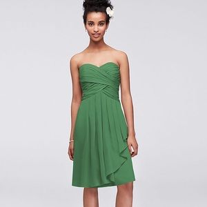 Pretty clover green dress!